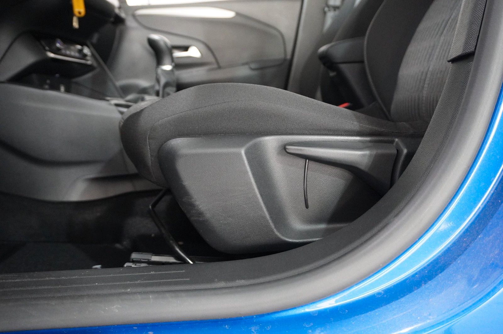 Fahrzeugabbildung Opel Corsa F 1.2 EDITION NAVI/LED/TEMP/PDC/SPORT/DAB+
