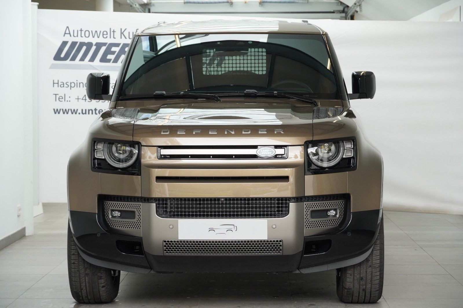 Land Rover Defender 110 D250 Hard Top X-Dynamic SE foto 4