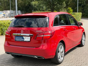 Mercedes B 220 - 11