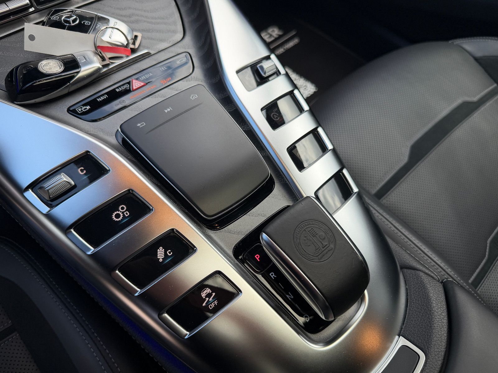 Fahrzeugabbildung Mercedes-Benz AMG GT 4 /43 4Matic+/AERO/V-8STYLING/360KAM/