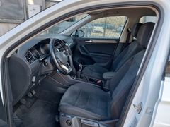Fahrzeugabbildung Volkswagen Tiguan 2.0 TDI Life LED NAVI SHZ APP ACC