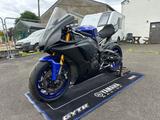 Yamaha R1 Akrapvic - YAMAHA R1