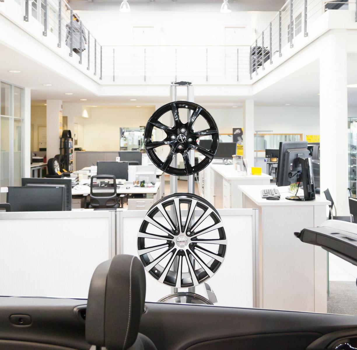showroom-image-top