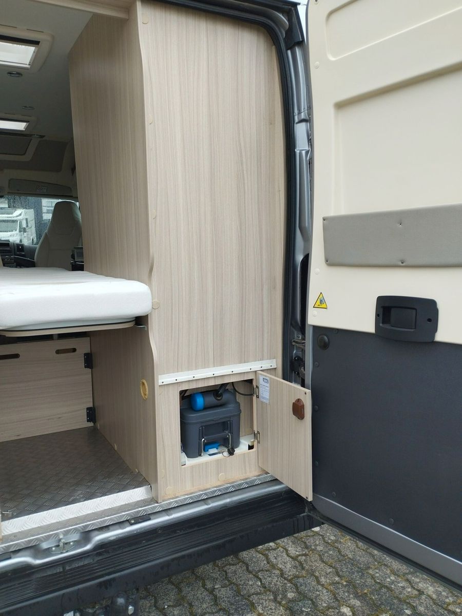 Fahrzeugabbildung Rapido Vans Dreamer D42 FUN