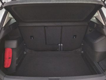 Volkswagen Tiguan - 12