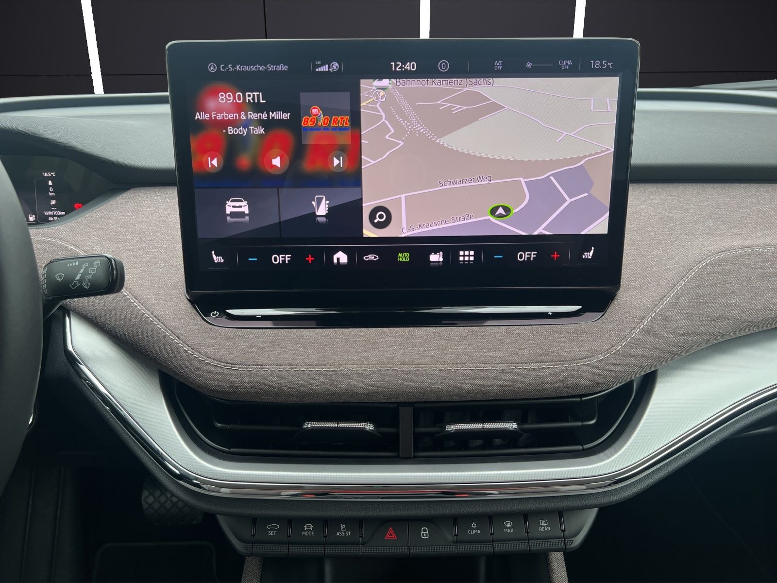 Fahrzeugabbildung SKODA Enyaq 60 Lodge Matrix Navi Wäpu ACC RFK SH 20"