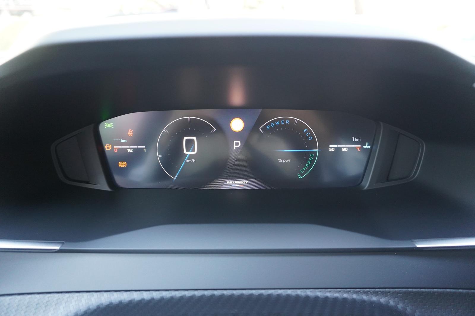 Peugeot 2008 PureTech 145 Aut. LED ACC Navi 360°