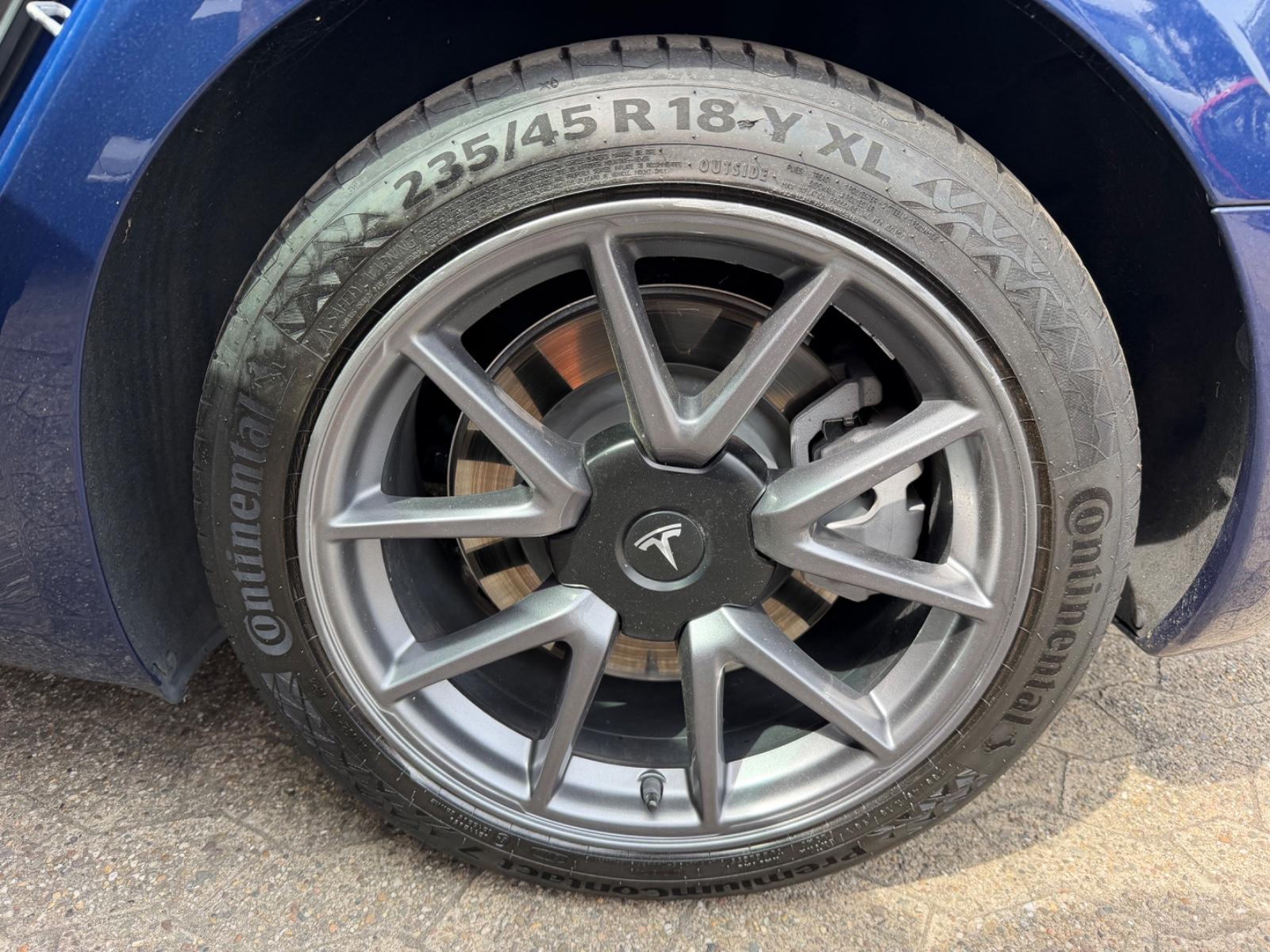 Tesla Model 3 Long Range Allrad /SHZ /2-Zonen-Klima