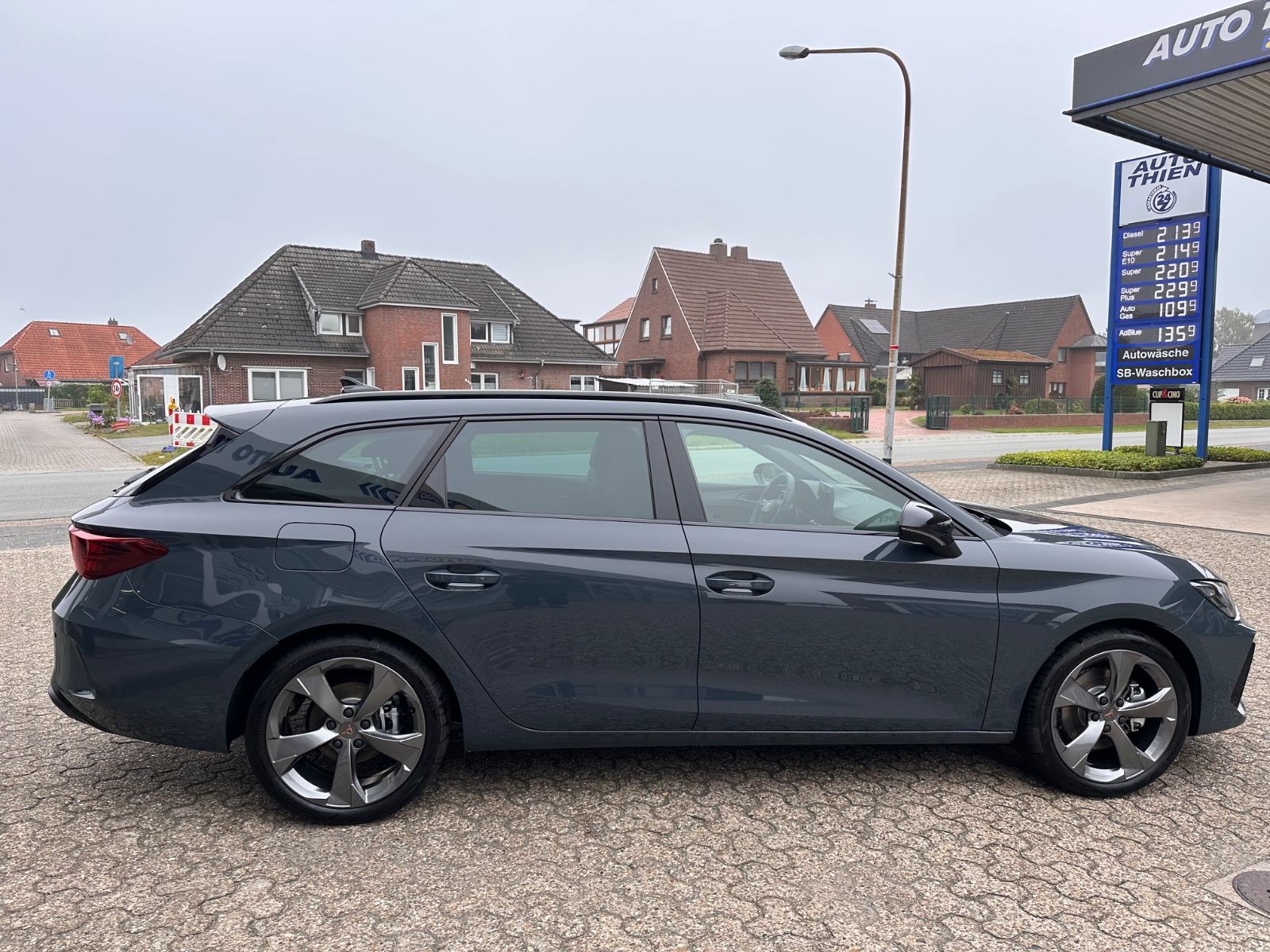 Fahrzeugabbildung CUPRA Leon ST 1.5 e-Hybrid DSG Matrix/ACC/APP/SHZ/RFK