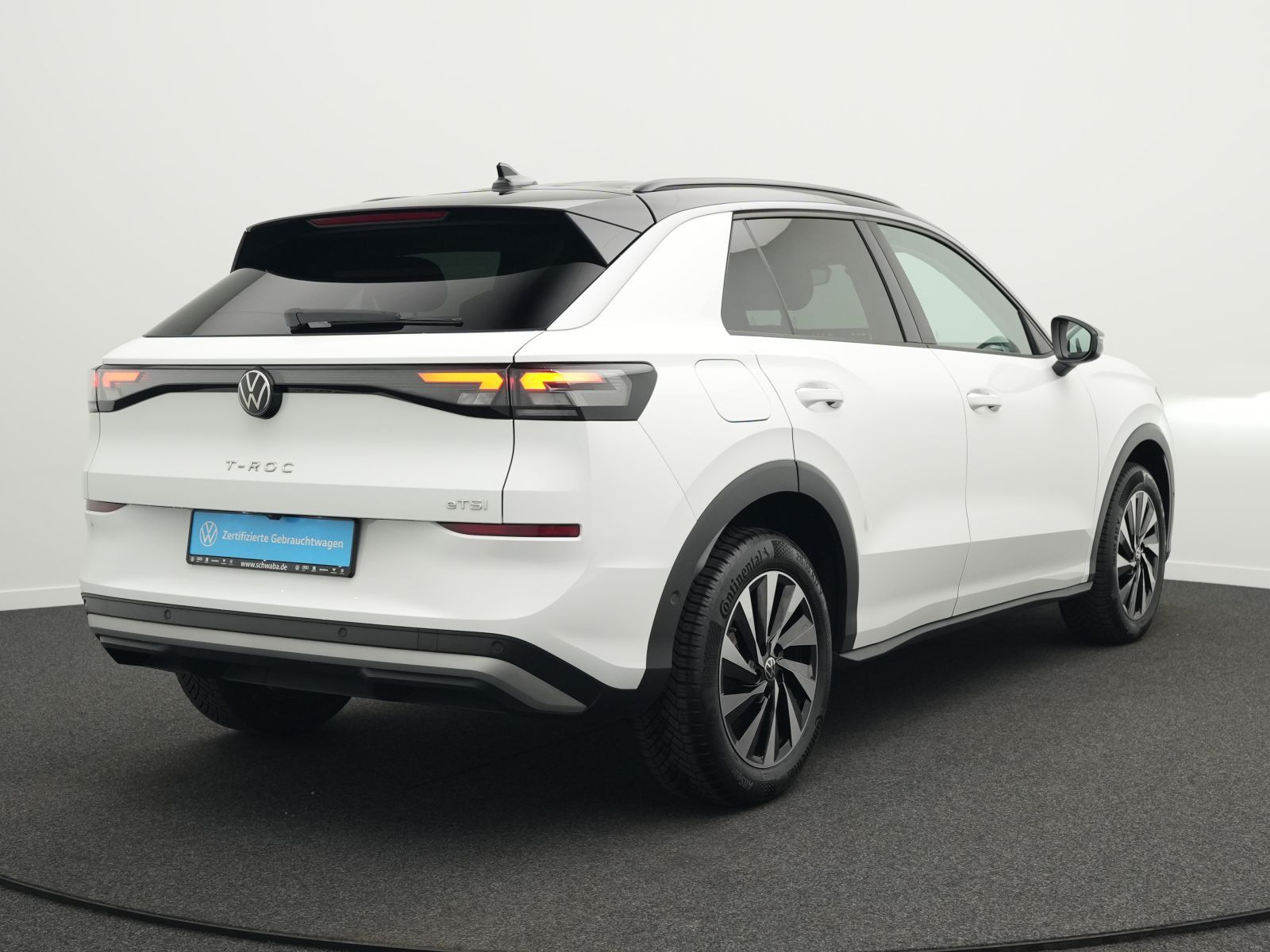 Volkswagen T-Roc Life 1.5 eTSI DSG NAV ACC R-KAM foto 3