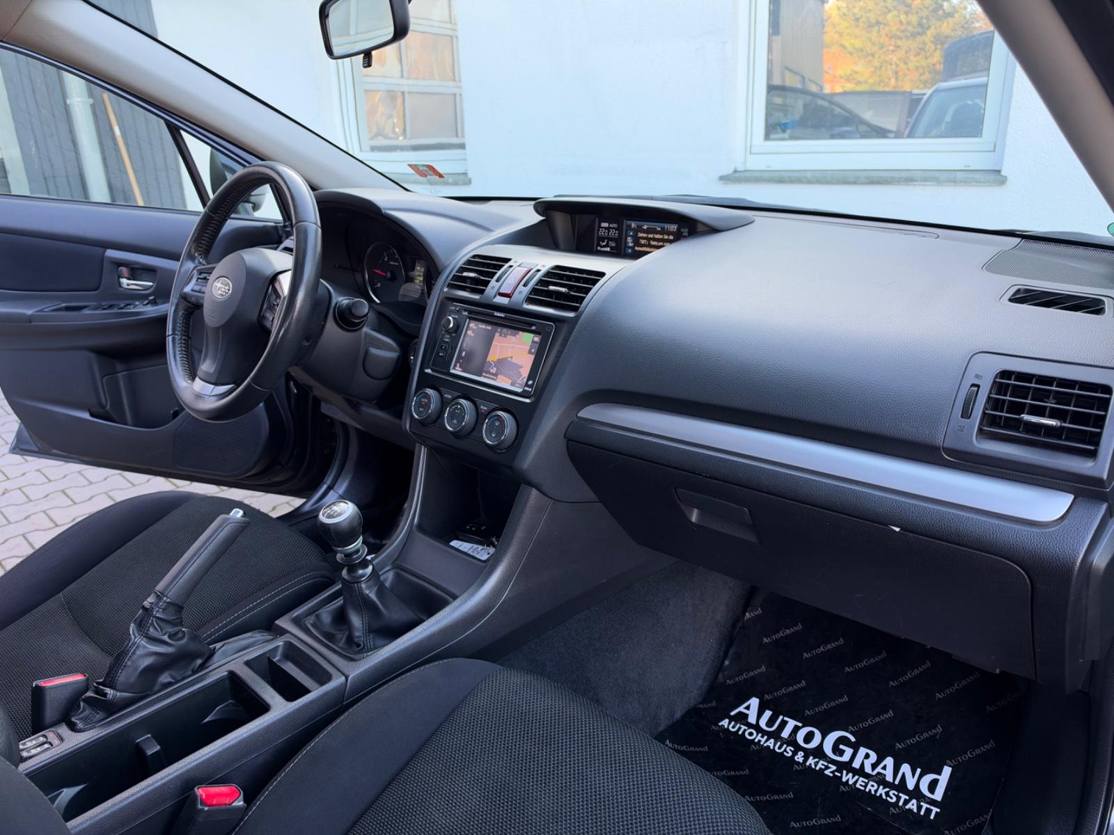 Subaru XV 2012 — photo 18