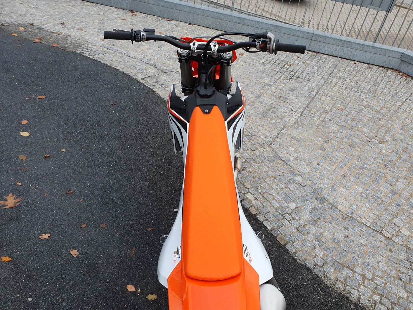 Fahrzeugabbildung KTM 350 SX-F 2024 Neufahrzeug