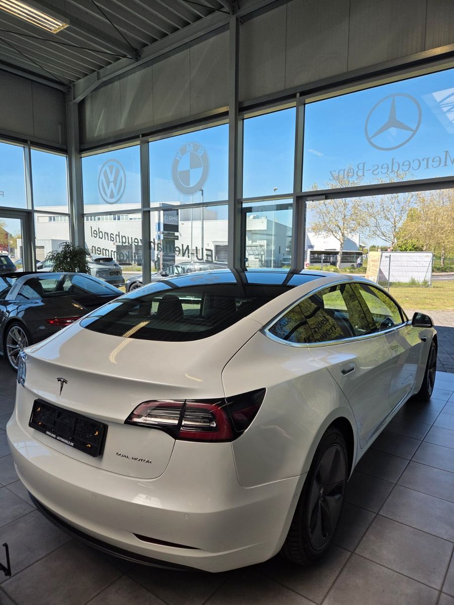 Fahrzeugabbildung Tesla Model 3 Long Range Dual AWD