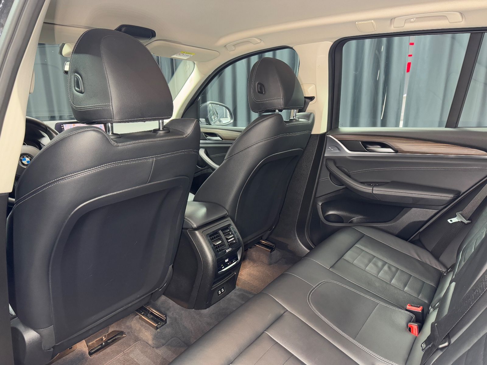 Fahrzeugabbildung BMW X3 xDrive 20d|LEDER|NAVI|M-SPORT 19 ZOLL|AHK