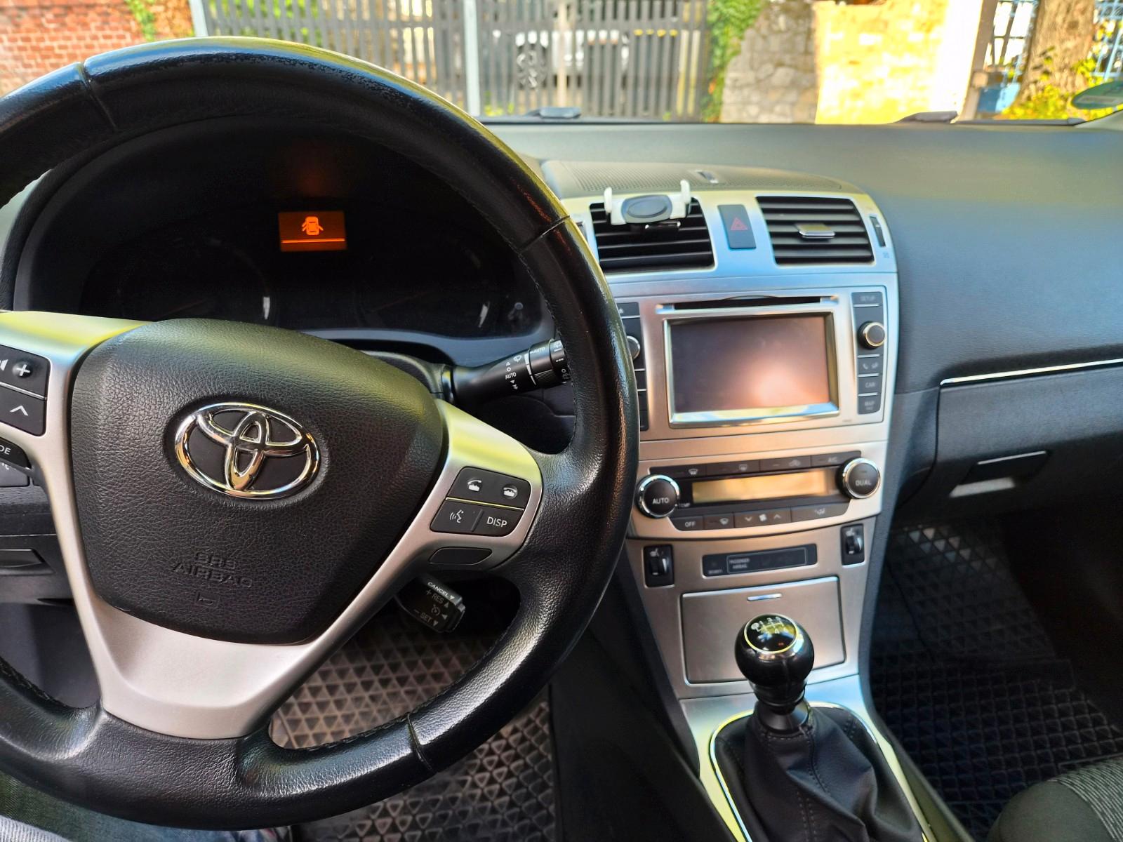 Toyota Avensis 2012 — photo 6