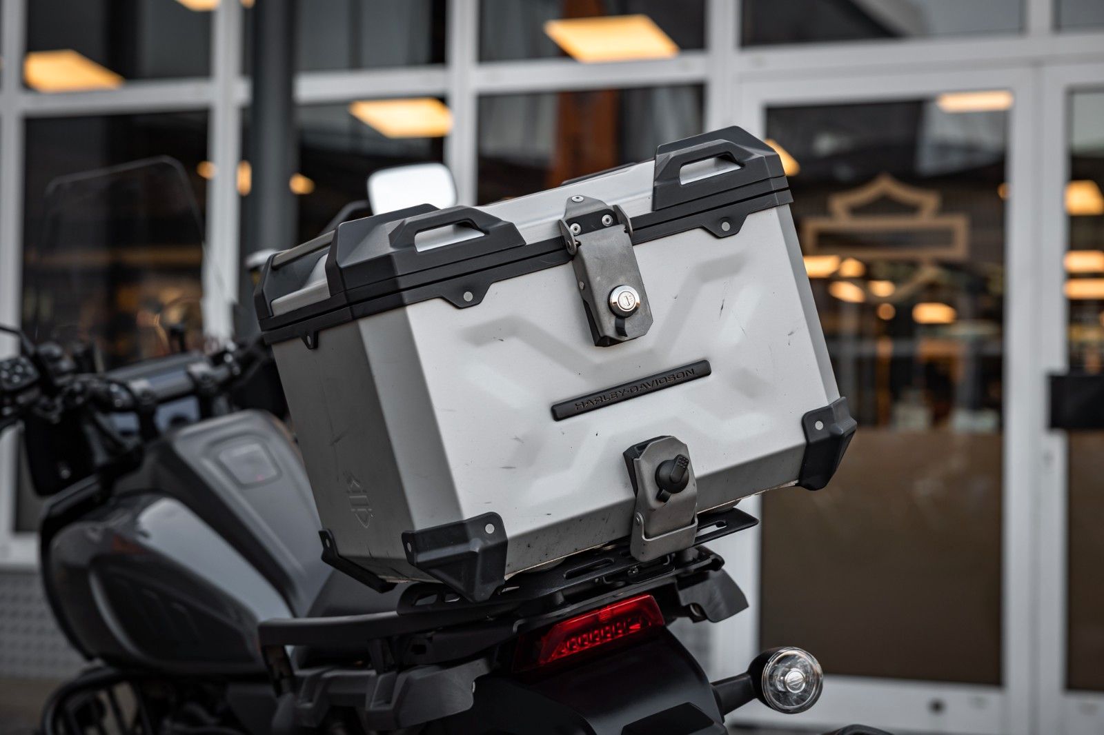 Fahrzeugabbildung Harley-Davidson RA1250S Pan America Special - JEKILL & HYDE -