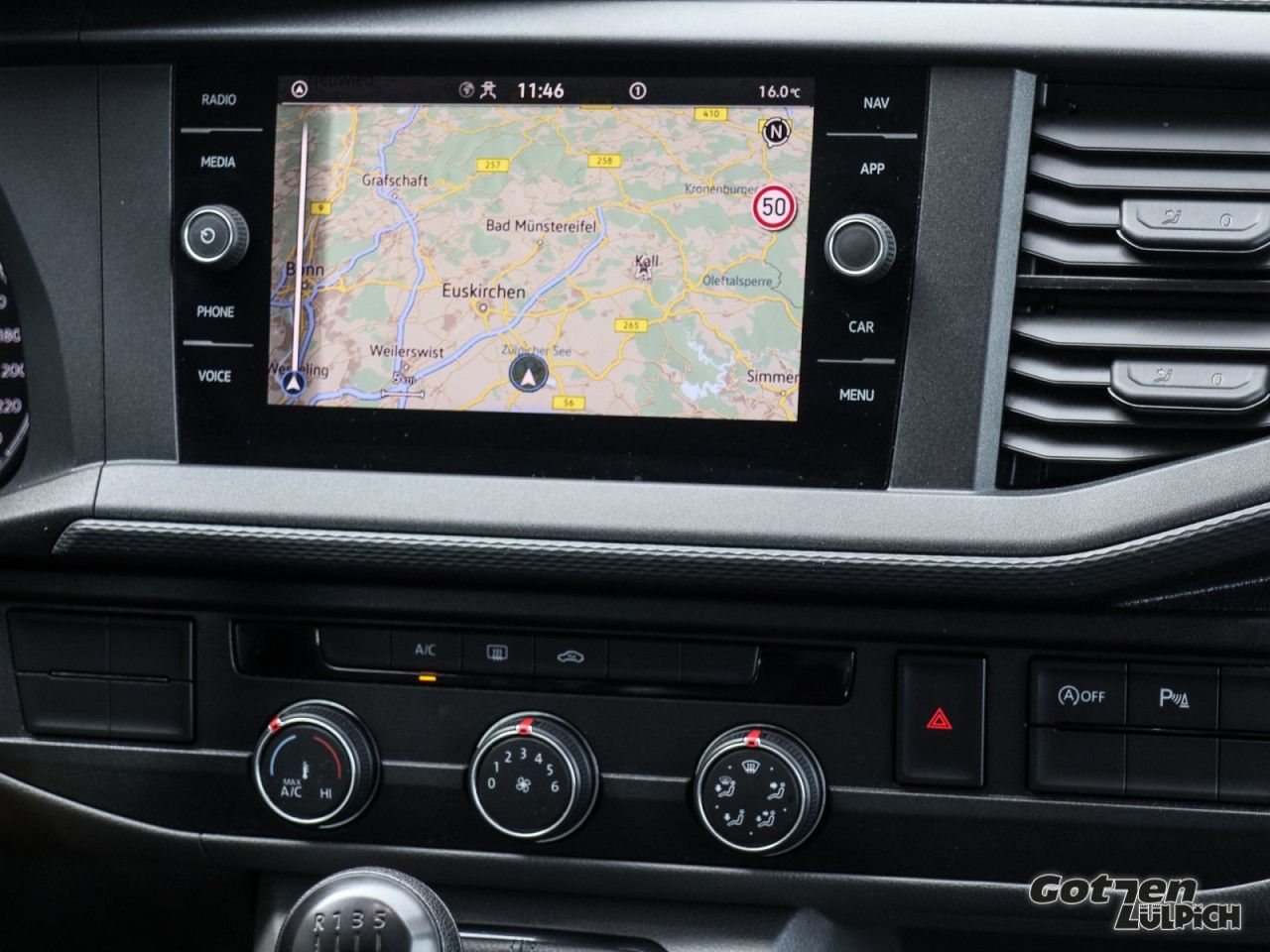 Fahrzeugabbildung Volkswagen T6.1 Transporter Kombi 2.0 TDI Klima 9-Sitzer ZV