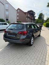 Opel Astra J Sports Tourer Sport - Opel Astra aus 2011: Sports Tourer