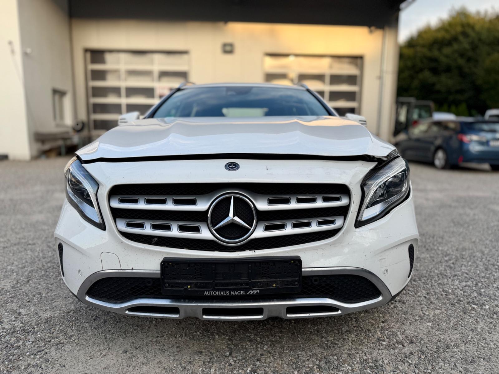 Mercedes-Benz GLA 180 Urban *LED*NAVI*PDC*SHZ*