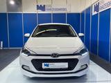 Hyundai i20 YES! GOLD 1.4 101Ps *SHZ*Temp*RFK*Navi*Ahk* - Hyundai i20: 1.4