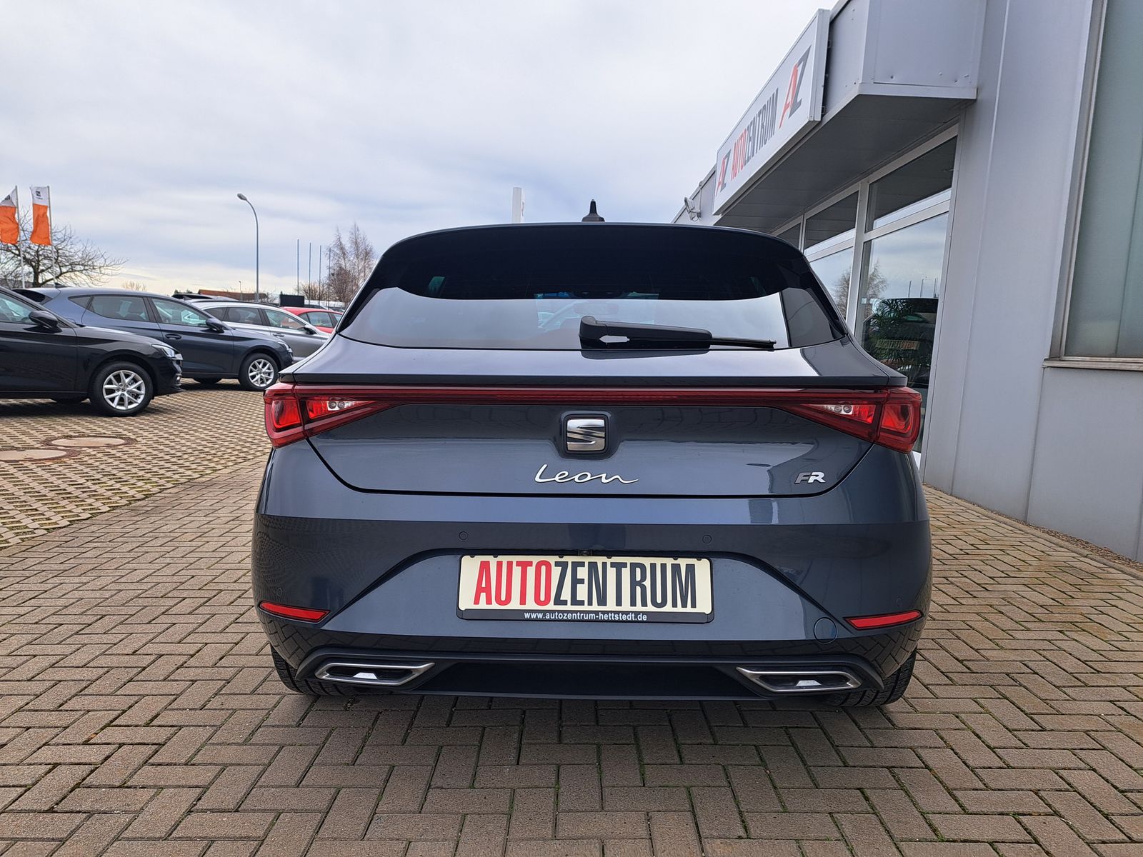 Fahrzeugabbildung SEAT Leon 1.5eTSI FR DSG LED NAVI BEATS KAMERA 18"ALU