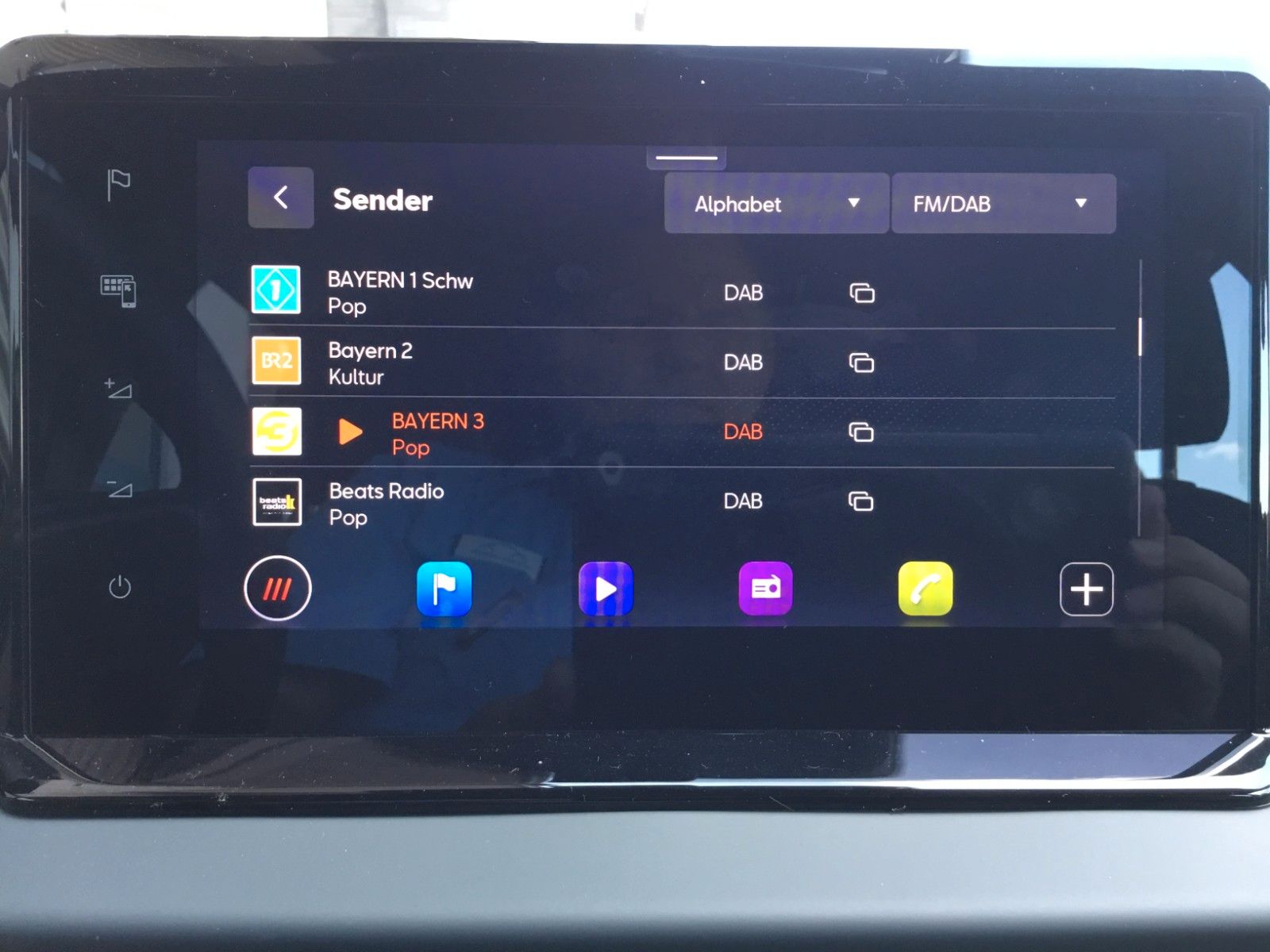 Fahrzeugabbildung SEAT Arona 1.0 TSI Style DSG+AHK+ACC+Navi+Kamera