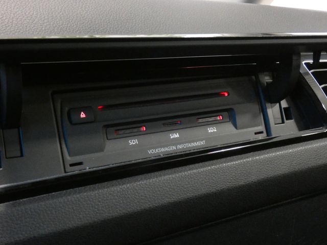 Touran 2.0 TDI Highline 7-SITZ PANO KAMERA DCC