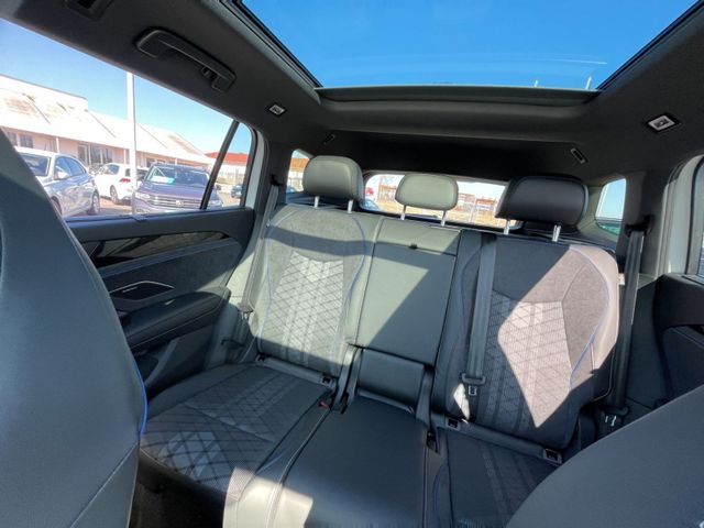 Tayron R-Line 2.0 TDI DSG 4M,IQ.LIGHT,Kamera,AHK