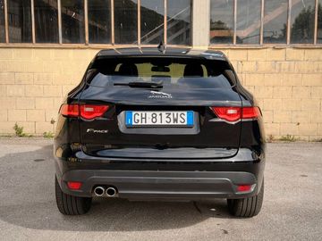 Jaguar F-Pace - 6