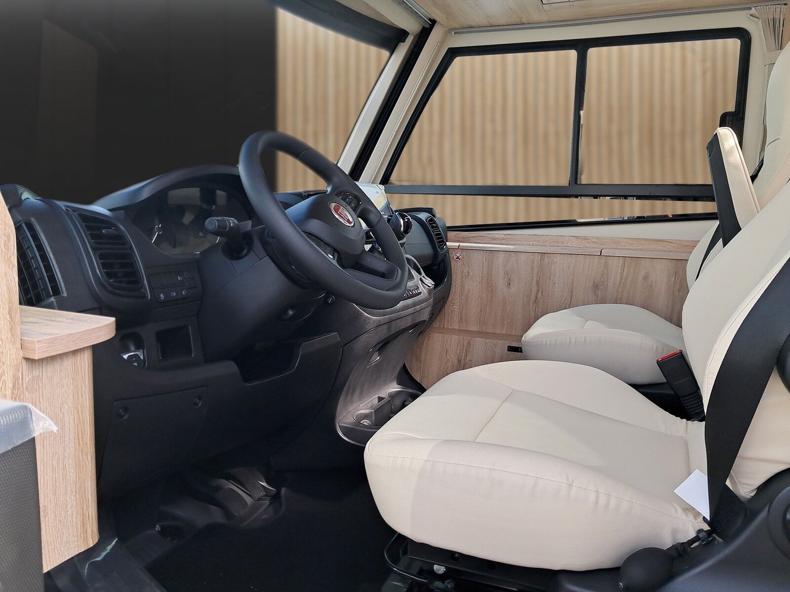 Fahrzeugabbildung Eura Mobil Integra Line IL 720 EB SAT, SOLAR, LUFTFEDERUNG