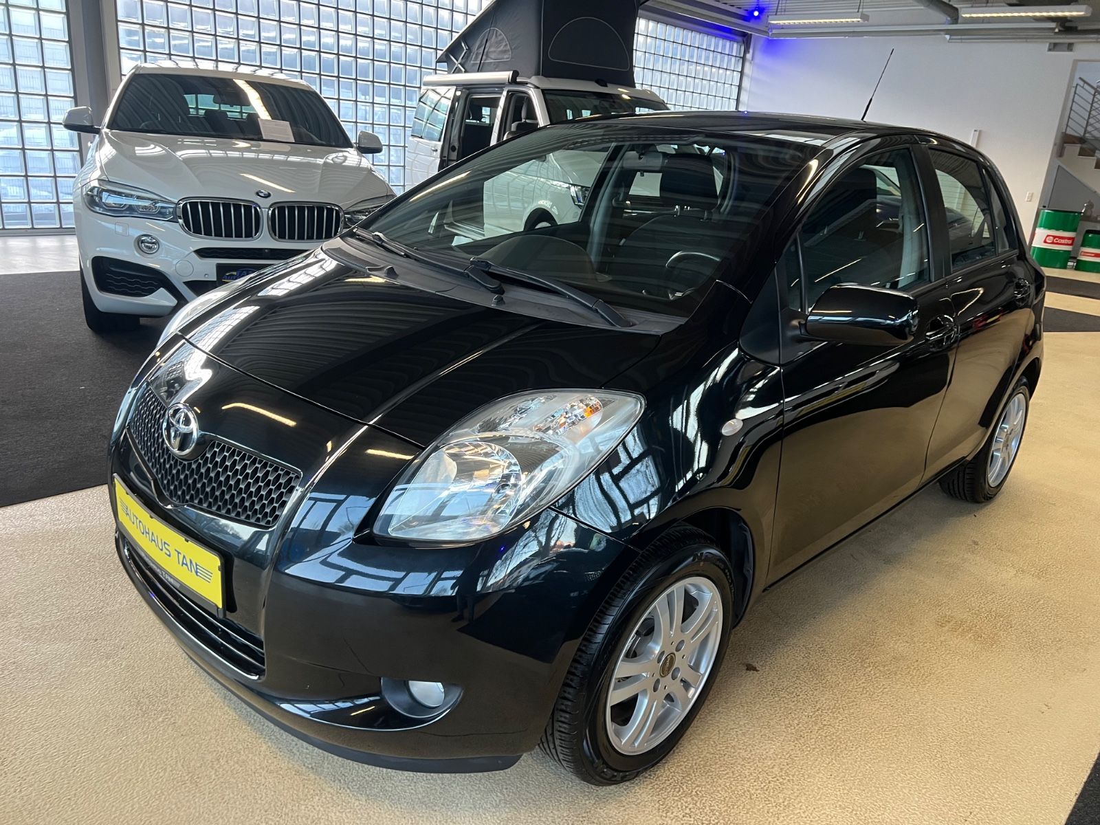Fahrzeugabbildung Toyota Yaris Sol * TÜV/AU NEU *