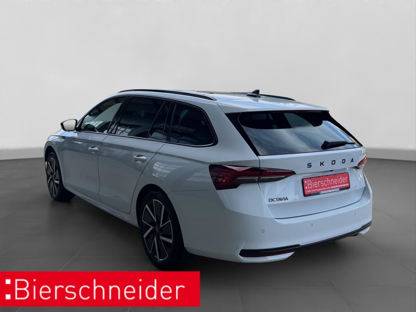 Skoda Octavia Combi 1.5 TSI DSG Sportline PANO AHK NAV imagem 3
