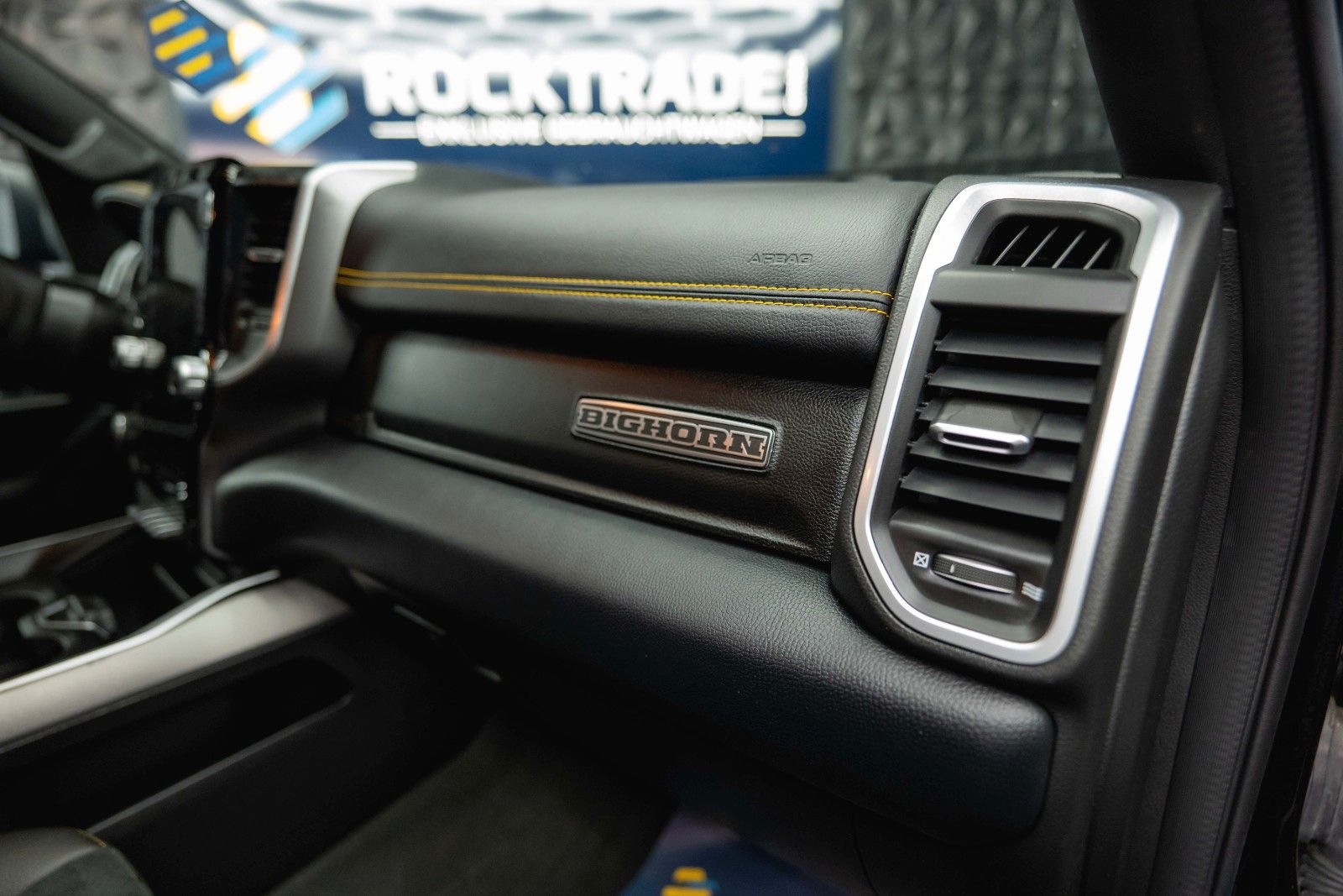 Fahrzeugabbildung Dodge RAM 5.7 V8 GOLD EDITION OFFROAD 4x4 UNFALLFREI