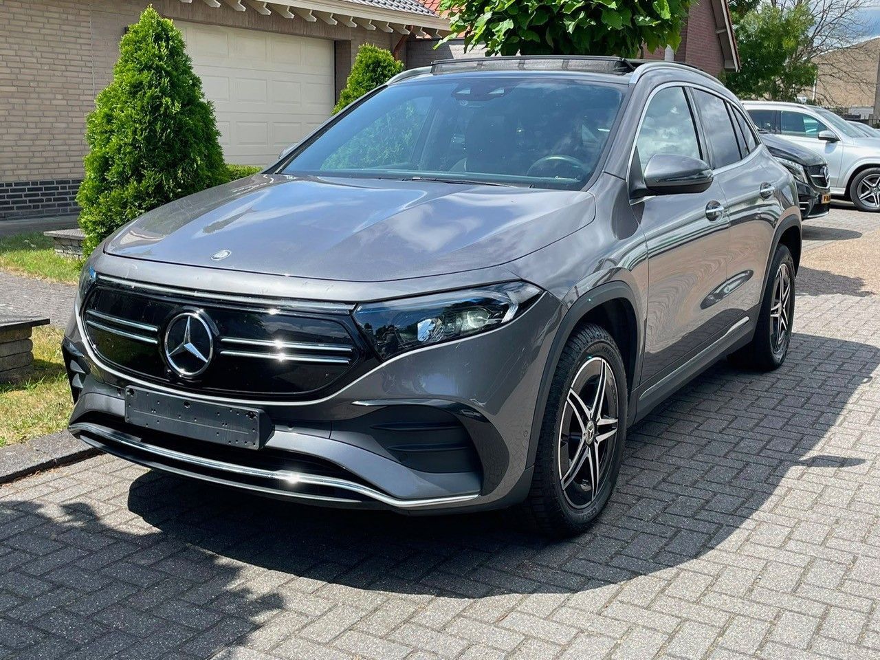 Mercedes-Benz EQA 250 AMG LINE PANO kamera NAVI LED