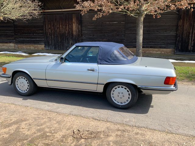 Mercedes-Benz SL 560