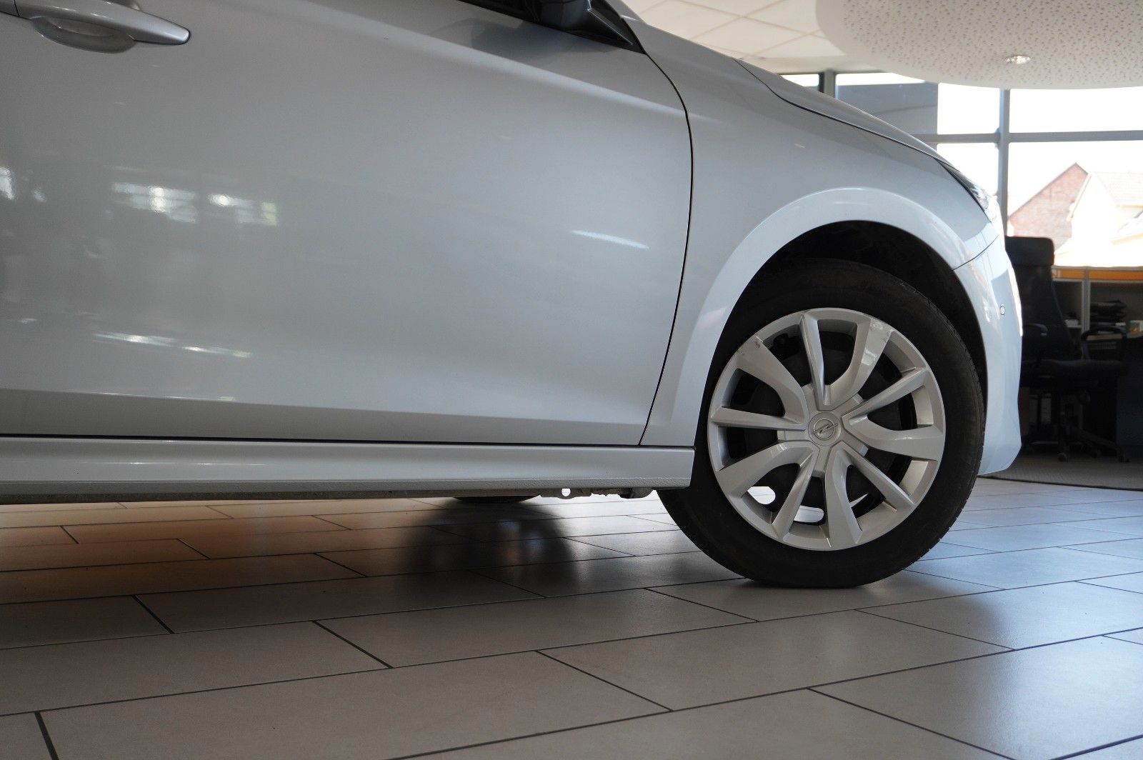 Fahrzeugabbildung Opel Corsa F 1.2 FACELIFT NAVI/LED/KAMERA/VIRTU./DAB+