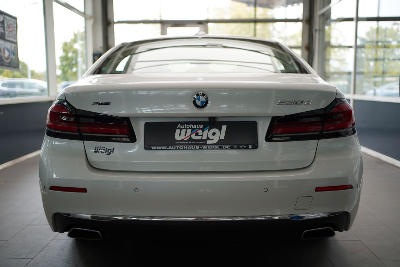 Fahrzeugabbildung BMW 530d xDri Luxury Line Laserlicht+Standheizun+AHK