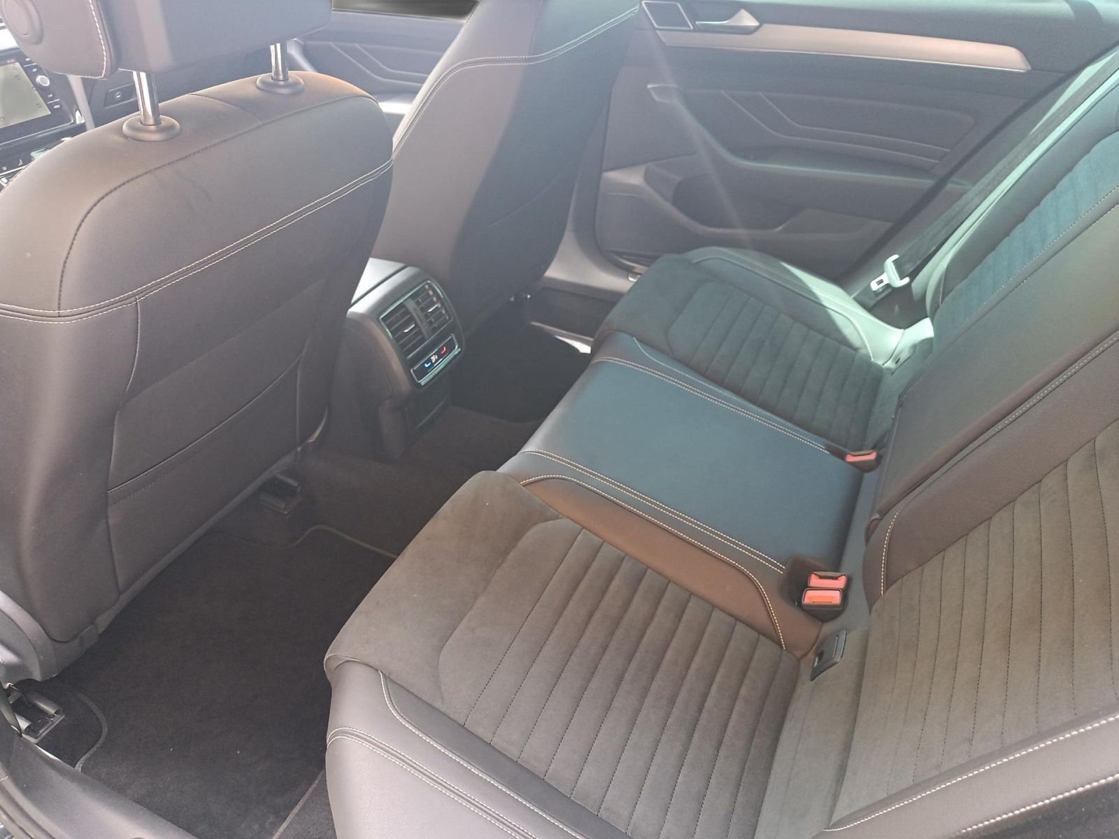 Volkswagen Passat Variant - Bild 18