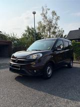 Fiat Doblo 1.6 Diesel *Automatik*8-fach be... - Fiat Doblo mit Diesel-Antrieb: Kombi, 1.6