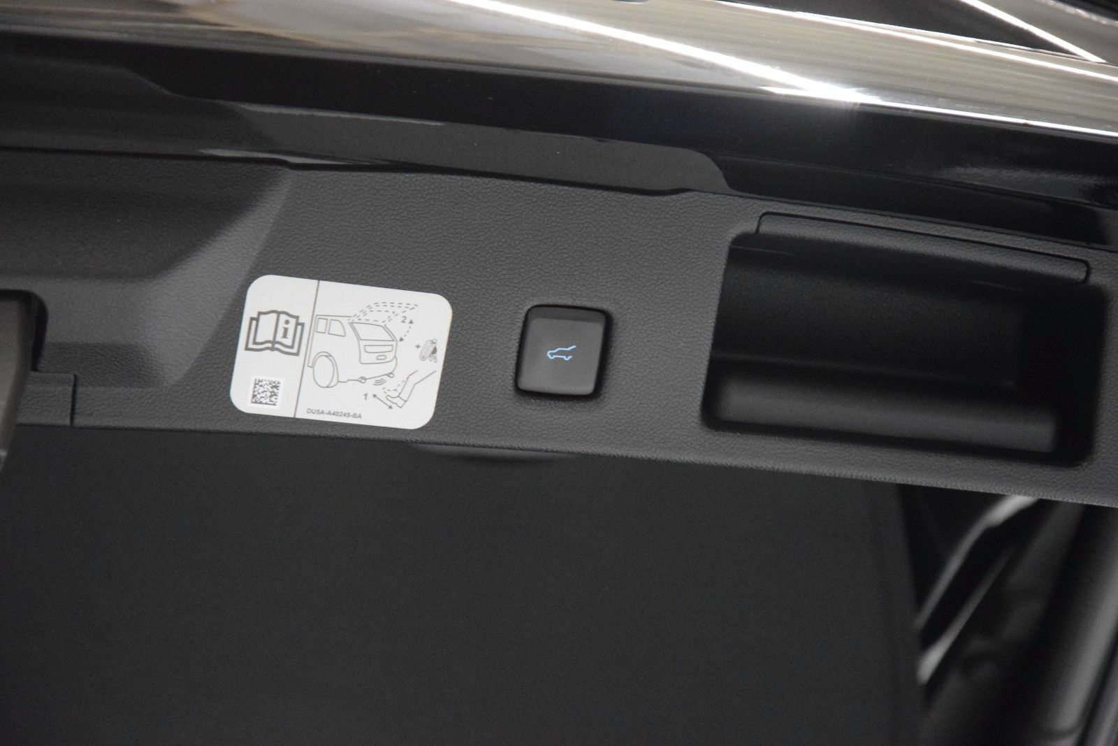Fahrzeugabbildung Ford Kuga ST-Line X Pano HuD Leder ACC Kamera B&O Amb