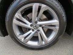 VW Tiguan 2.0 TDI R-Line 4M Matrix Nav Ahk Sport-Pa VW Tiguan 2.0 TDI R-Line 4M Matrix Nav Ahk Sport-Pa