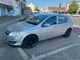 Opel Astra.  H - Opel Astra aus 2007 mit Diesel-Antrieb