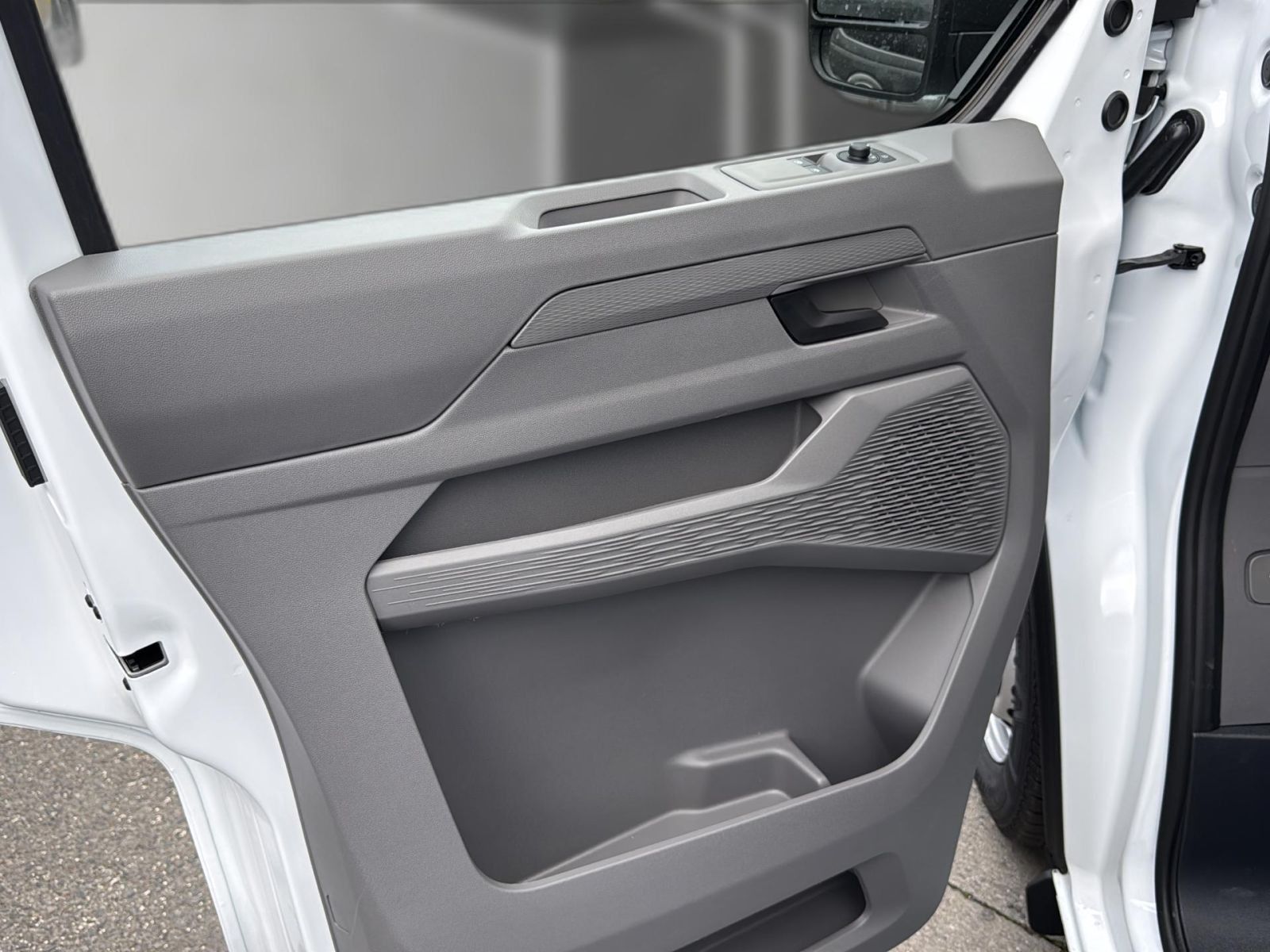 Volkswagen T7 Kombi - Bild 7