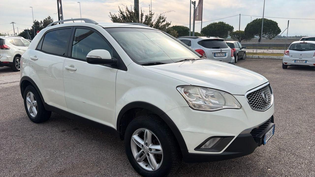 SsangYong Korando 2013 — interior