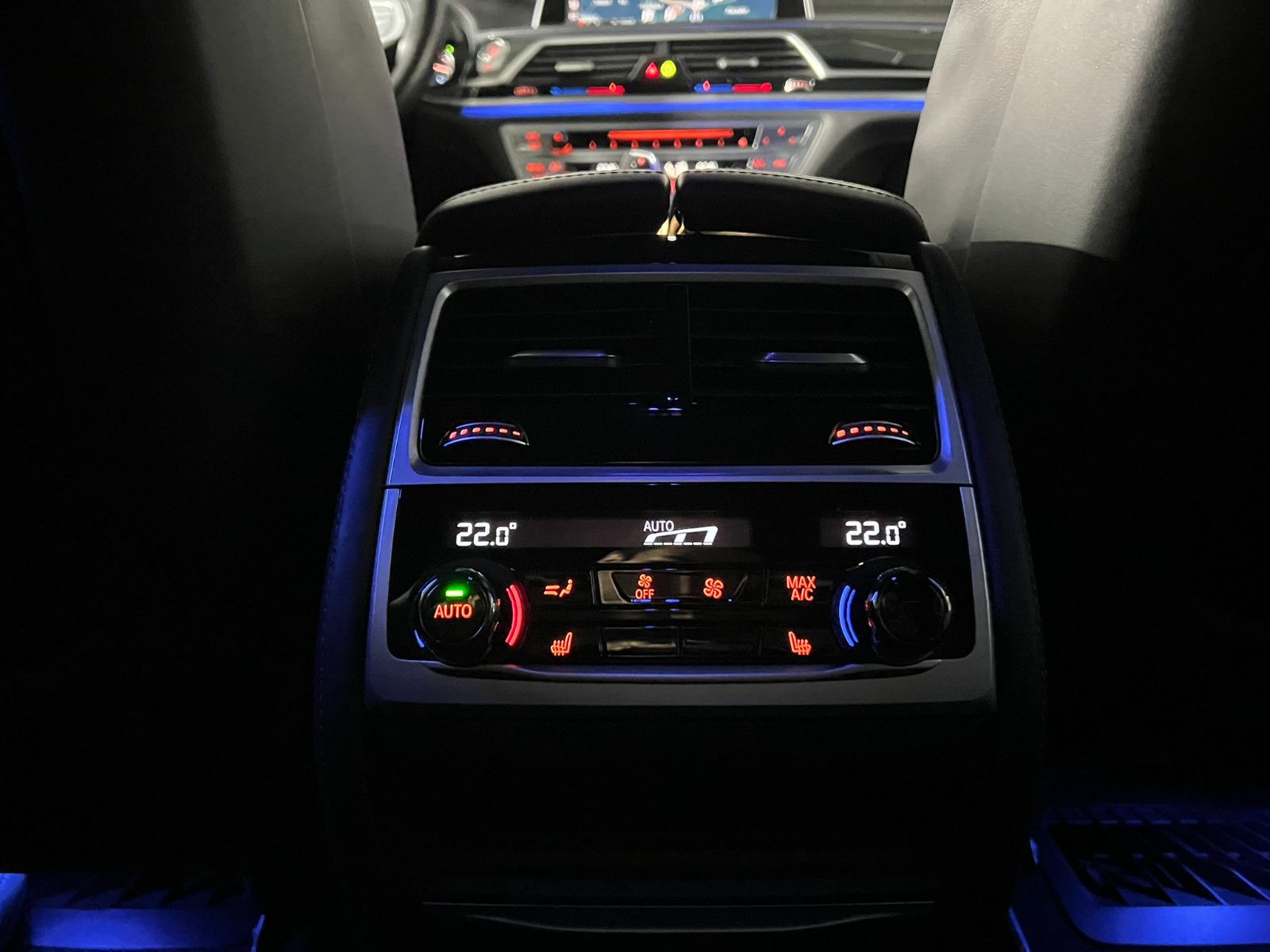 Fahrzeugabbildung BMW 750 d xDrive M SPORT/LASER/EXECUTIVE PRO/FROZEN