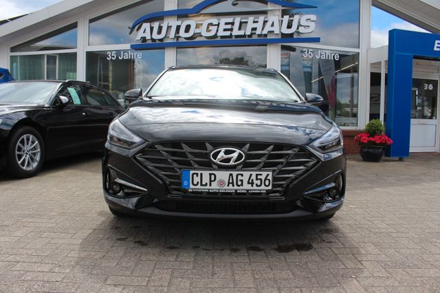 Hyundai i30 1,4 Intro Edition Navi+RFK