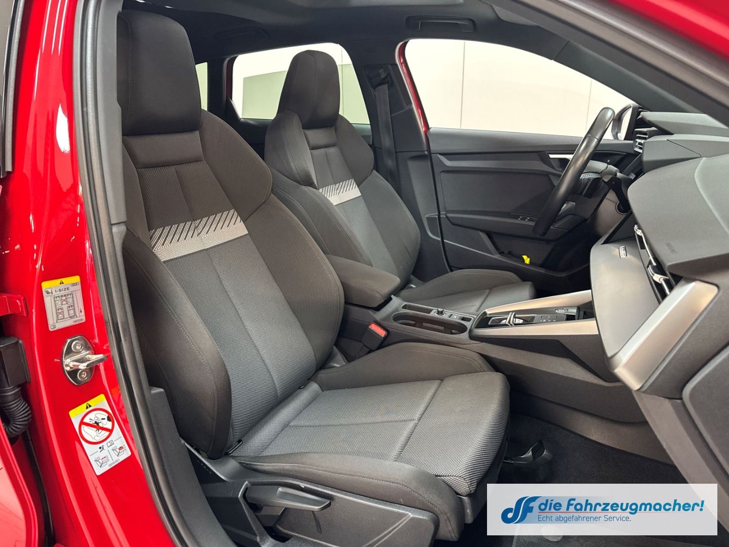 Fahrzeugabbildung Audi A3 Sportback 40 TFSI quattro S line El. Panodach