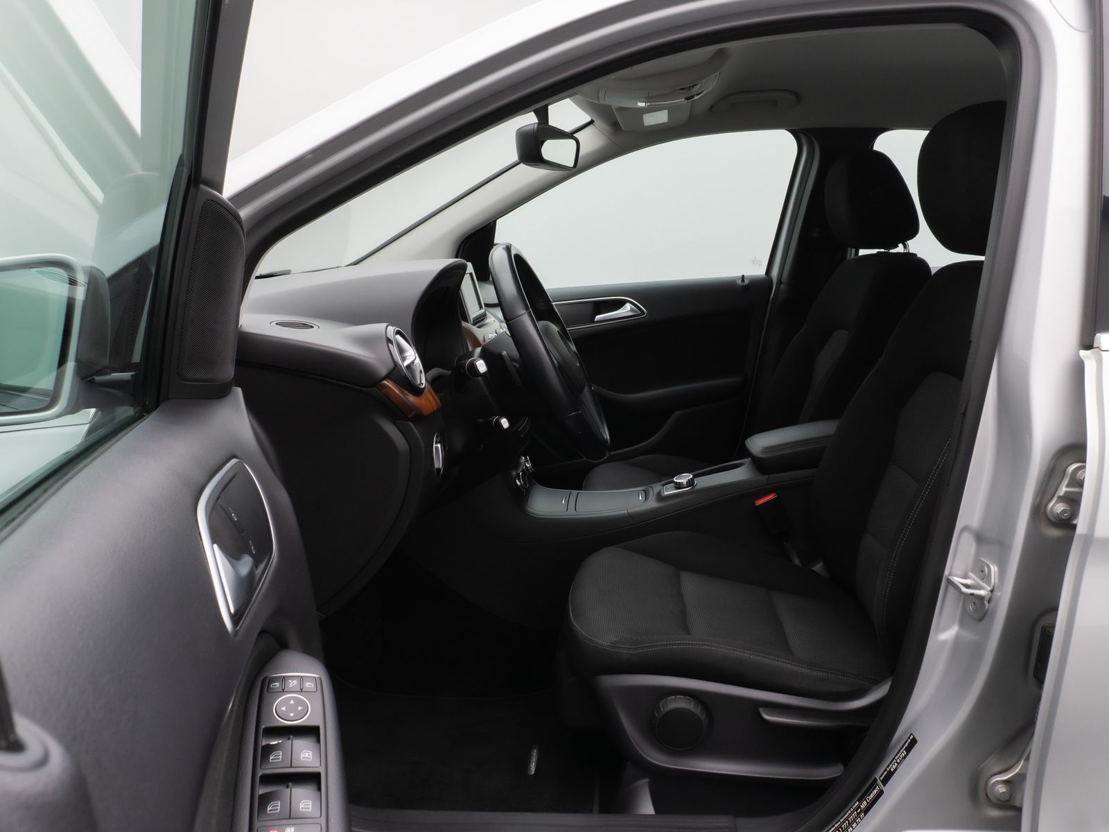 Fahrzeugabbildung Mercedes-Benz B 180 CDI Navi Sitzhzg Bi-Xenon PDC Klimaautomat