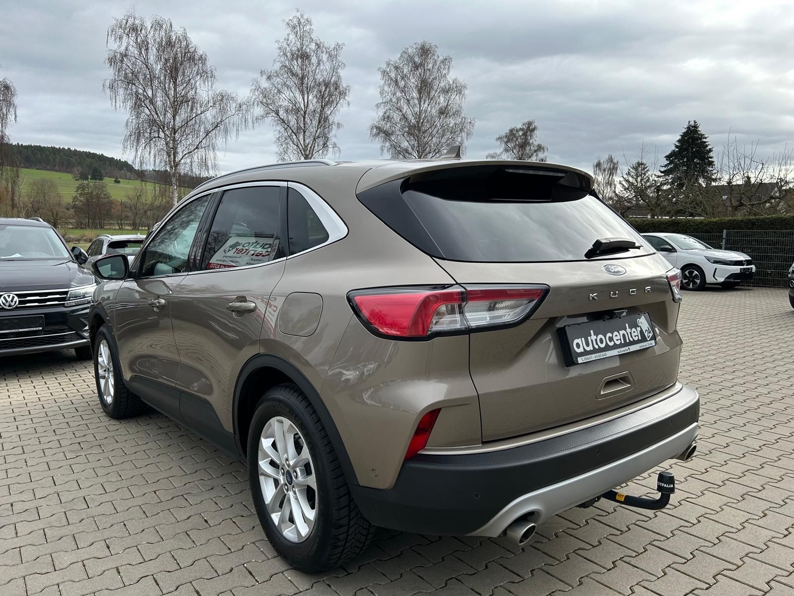 Fahrzeugabbildung Ford Kuga Titanium°LED°AHK°HeadUp°Winterpaket°Kamera