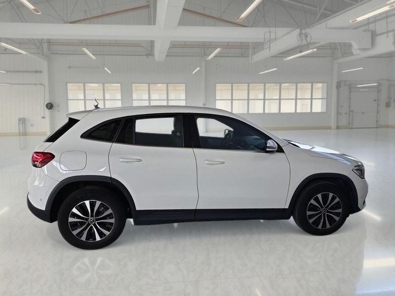 Mercedes-Benz MERCEDES-BENZ GLA 250 AUTOMATICO EQ-POWER BUSINE imagem 3